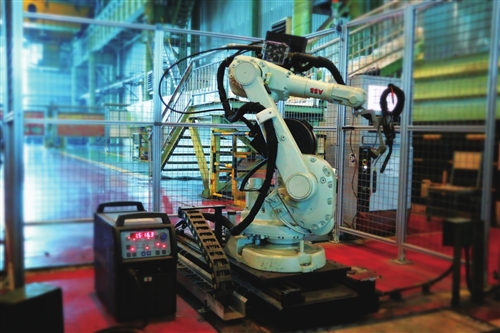 酒鋼碳鋼冷軋鋼卷自動焊接機(jī)器人上線